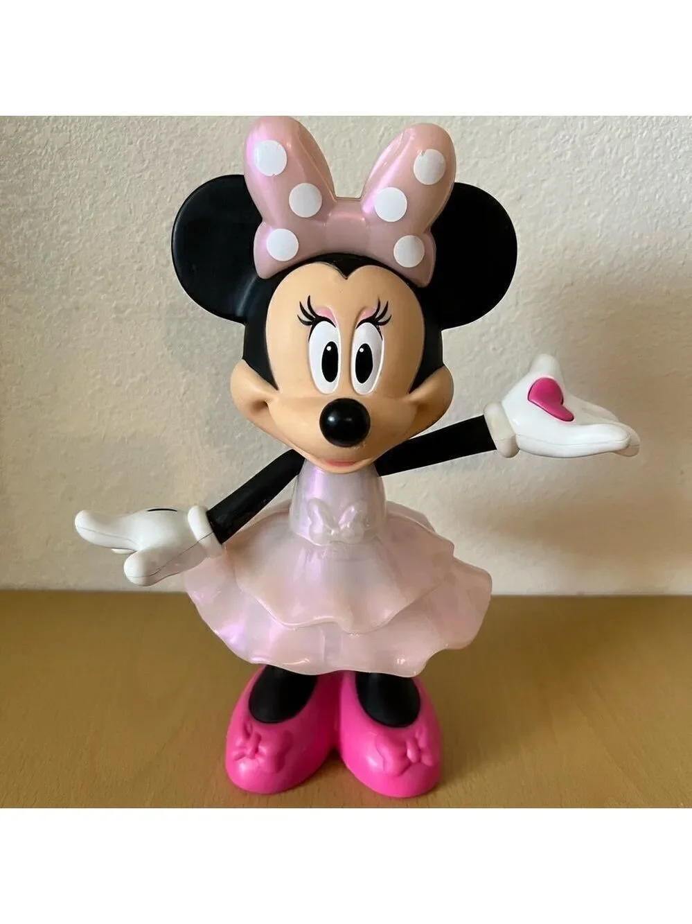 Disney Minnie Mouse Rainbow Dazzle Talking & Light Up Toy Figure